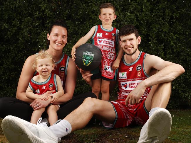 Steindl with wife Kayla and sons Addi and Noah before last year’s Christmas game. Picture: Nikki Davis-Jones