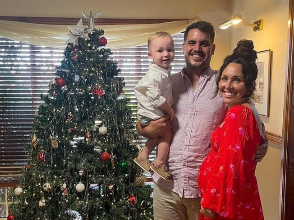 Chloe Esposito with family and baby bump. Picture: Instagram