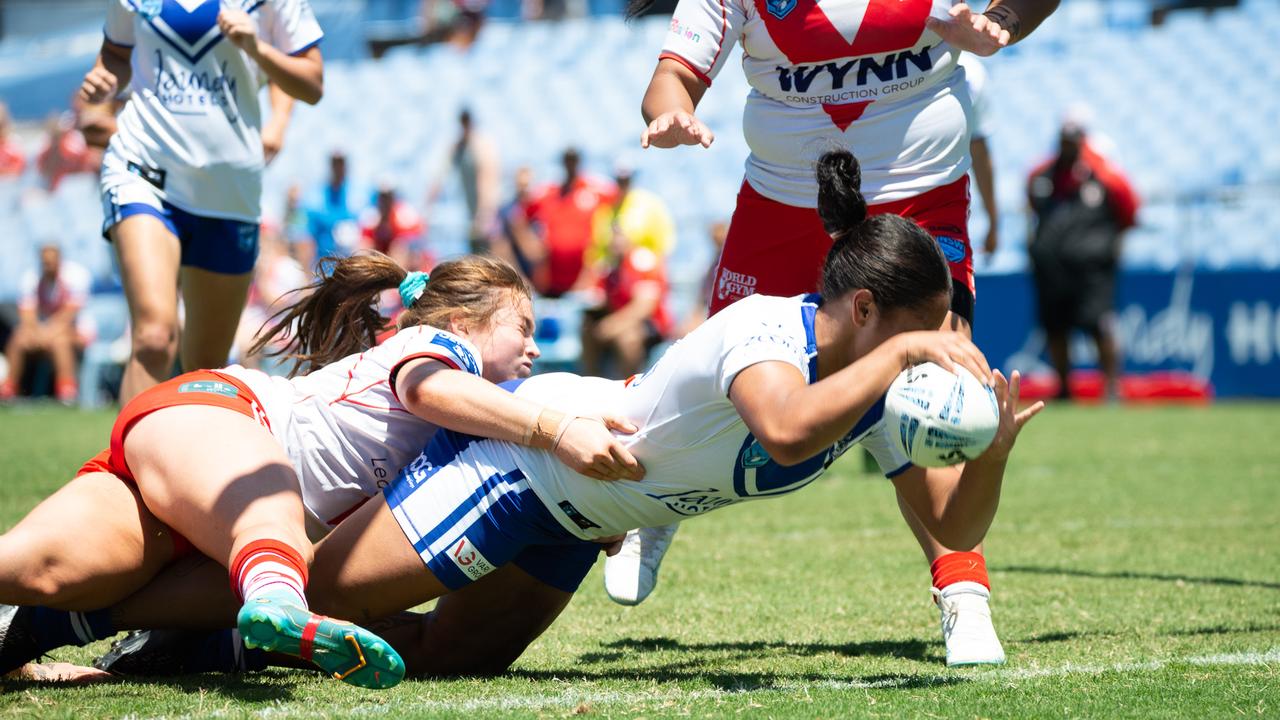 Noaria Kapua of the Bulldogs crashes over in the Tarsha Gale Cup.