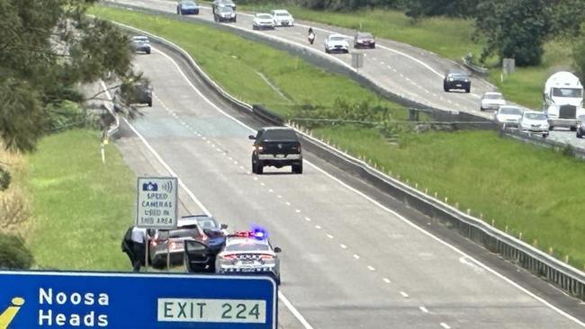 Police could be seen on the southbound lanes of the Bruce Hwy near Yandina after a man fled a traffic incident earlier this morning, causing the Yandina State School to go into lockdown.