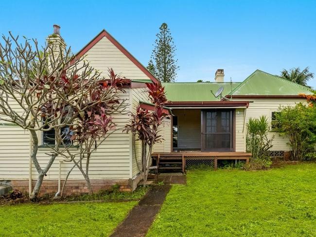 The Lennox Head School House on North Creek Rd was sold by Elders Lennox Head.