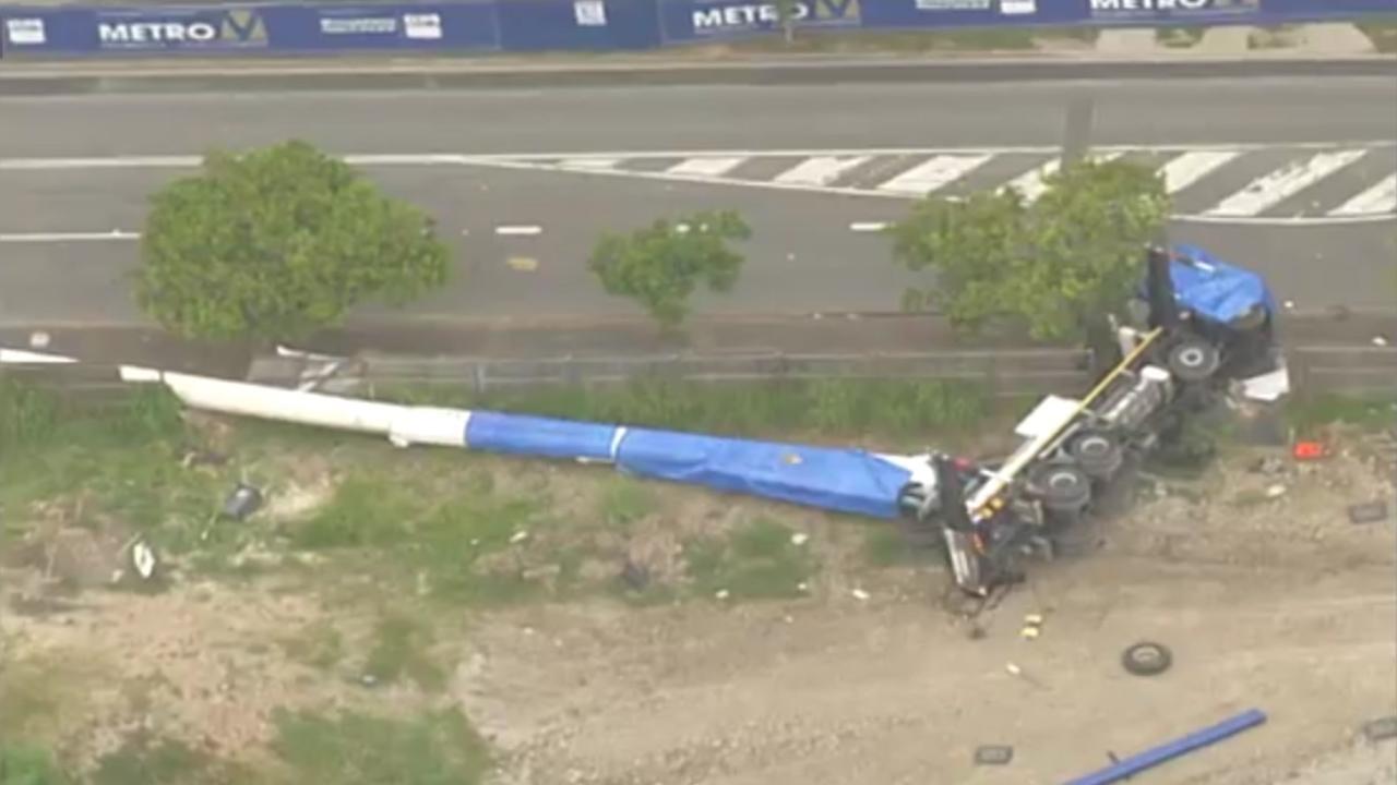 Fatal crane collapse in Newstead