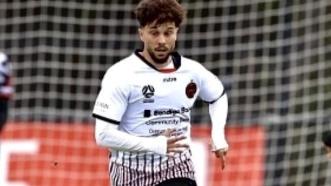 Leo Mazis in action for Dandenong Thunder.