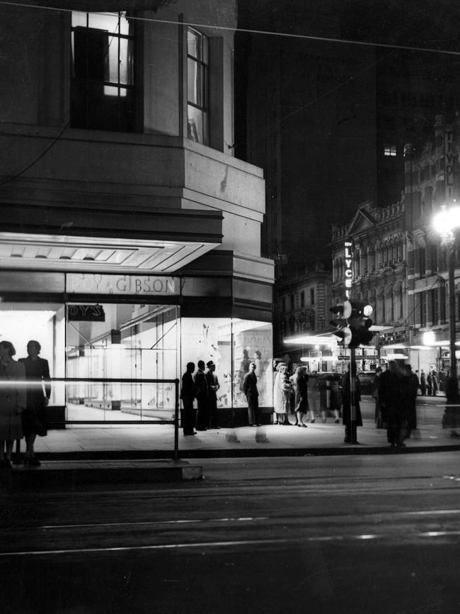 Foy &amp; Gibson department store in 1947.