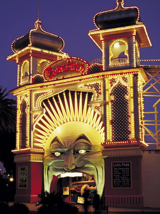 The Luna Park entrance is lit up at night by thousands of light bulbs. Picture: HWT Library.