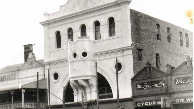 Strand Theatre during construction 1916. The Way We Were. History Toowoomba. Toowoomba postcards . The photos of Middle Ridge and many of Toowoomba were taken by Gordon Thomas when he was sixteen. He took them with a Box Brownie camera and developed them himself.