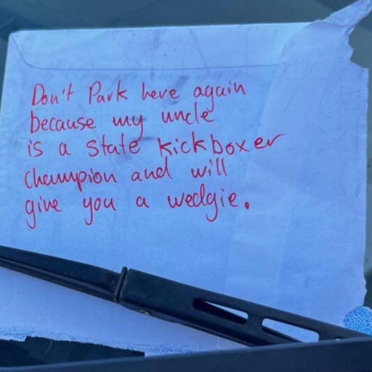 Funny car park notes left at Sculptures by the Sea in Cottesloe |   — Australia's leading news site