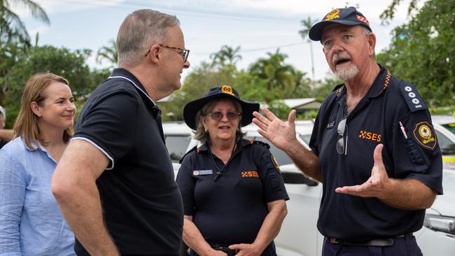 SES volunteers helped rescued hundreds of people from rising floodwaters. Picture: Emily Barker/NCA NewsWire.