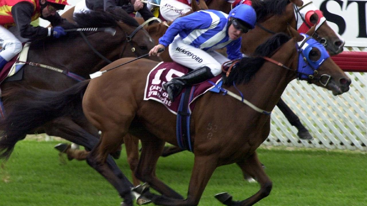 21/04/2001 PIRATE: D/I  Horseracing - racehorse Tully Thunder (outside) ridden by jockey Wayne Kerford during SA TAB Oaklands Plate race at Cheltenham 21 Apr 2001. a/ct