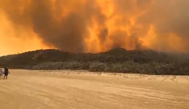 Fraser Island Bush Fire Monday November 30