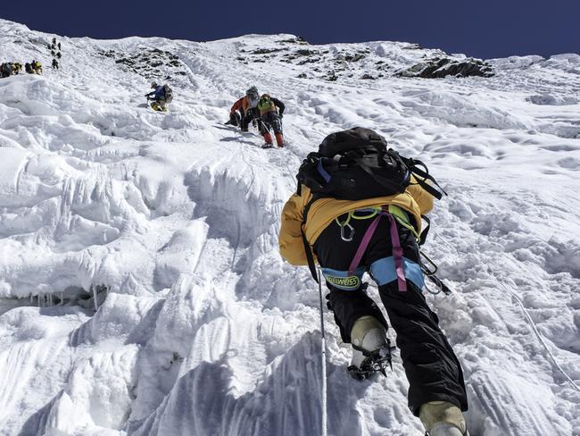 Huge warning for mountaineers and trekkers during Mount Everest spring climbing season