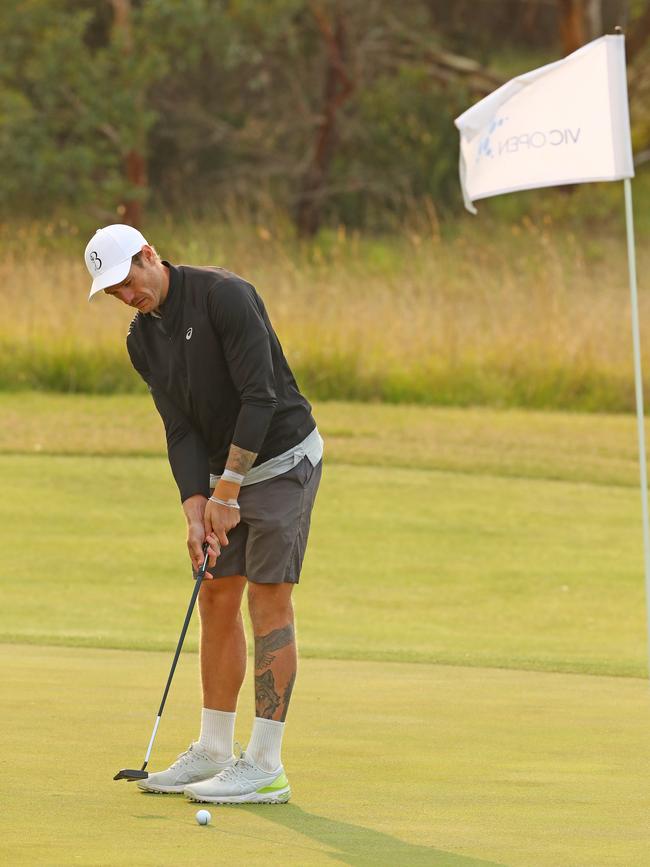 Stewart one up on the green. Picture: Alison Wynd