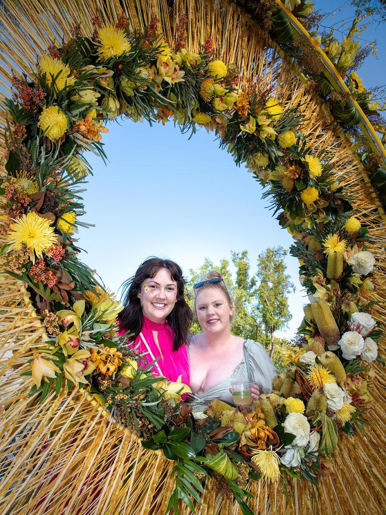 Tara Mendezona (left) and Courtnee Costain. Festival of Food and Wine, Queens Park, Toowoomba Carnival of Flowers. Saturday September 10, 2022 Picture: Bev Lacey