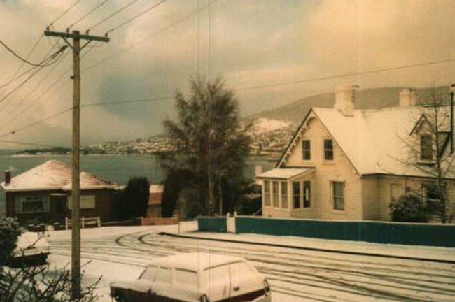 A reader’s picture of snow in St George’s Terrace, Battery Point, in 1986. Picture: GRANT TUCKER