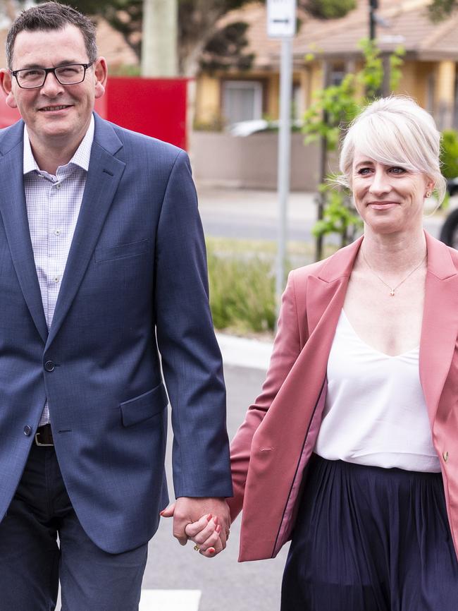 Premier Daniel Andrews arrives at Monash Children's Hospital with wife Catherine Andrews. Picture: AAP/Daniel Pockett