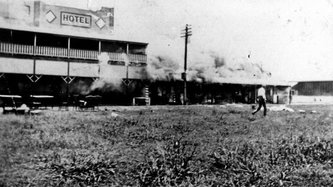 The Royal Hotel, Murgon, destroyed by fire in 1928. Source: State Library of Queensland