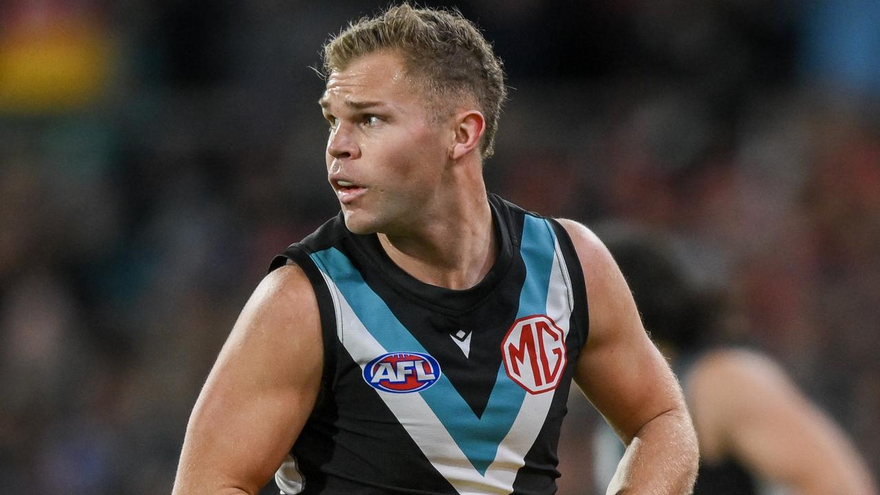 ADELAIDE, AUSTRALIA - AUGUST 03: Dan Houston of the Power during the round 21 AFL match between Port Adelaide Power and Sydney Swans at Adelaide Oval, on August 03, 2024, in Adelaide, Australia. (Photo by Mark Brake/Getty Images)