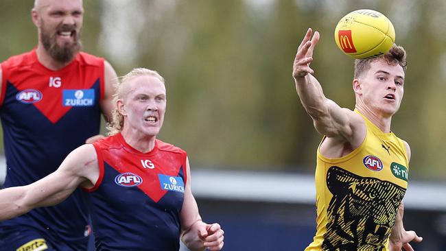 MELBOURNE . 0403/2023.  AFL .  Melbourne vs Richmond practise match at Casey Fields, Cranbourne.  Richmonds Thomson Dow during the 2nd qtr.   . Pic: Michael Klein