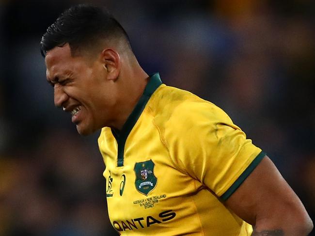 SYDNEY, AUSTRALIA - AUGUST 18:  Israel Folau of the Wallabies leaves the field injured during The Rugby Championship Bledisloe Cup match between the Australian Wallabies and the New Zealand All Blacks at ANZ Stadium on August 18, 2018 in Sydney, Australia.  (Photo by Cameron Spencer/Getty Images)