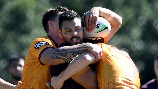 Ben Te'o takes over from Tevita Pangai in the Broncos pack.