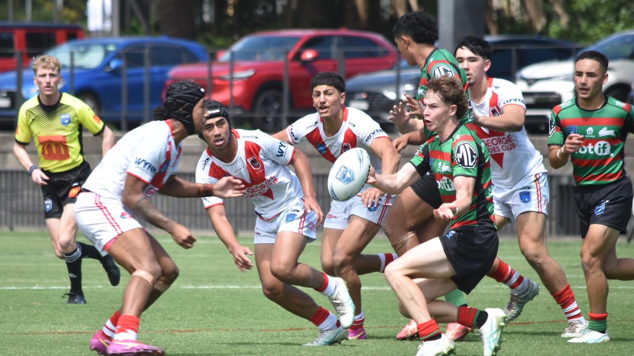 Darcy Feltham passes at the line. Picture: Sean Teuma