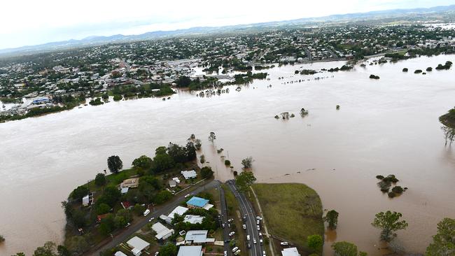 Kidd Bridge looking east 2013 aerial flood pictures of Gympie. Photo Craig Warhurst / The Gympie Times