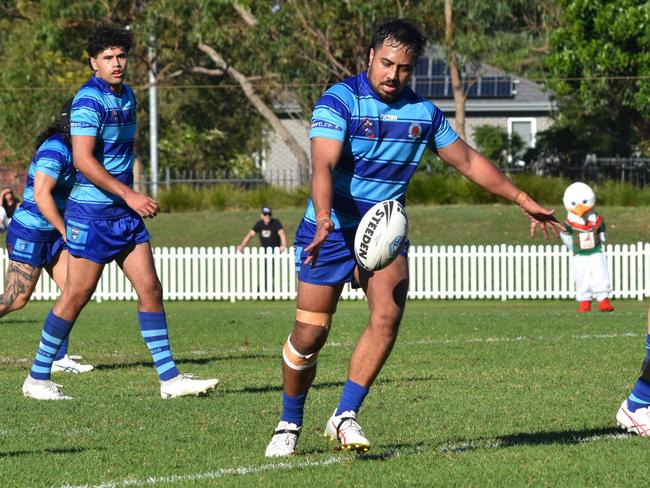 Hendrix Folau looks to kick long. Picture: Sean Teuma/NewsLocal