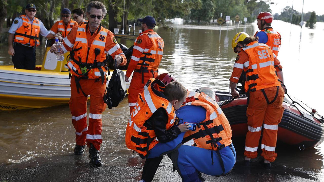 SES volunteers celebrated after year filled with floods and disasters ...