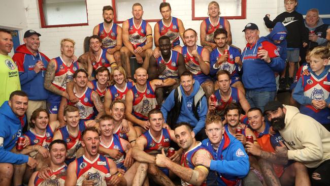 North Heidelberg celebrates its win. Picture: Hamish Blair