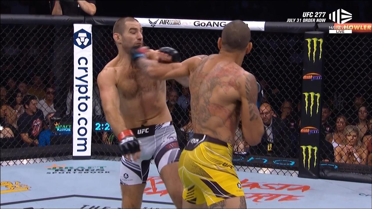 Alex Pereira is scary. Photo: UFC, Main Event.