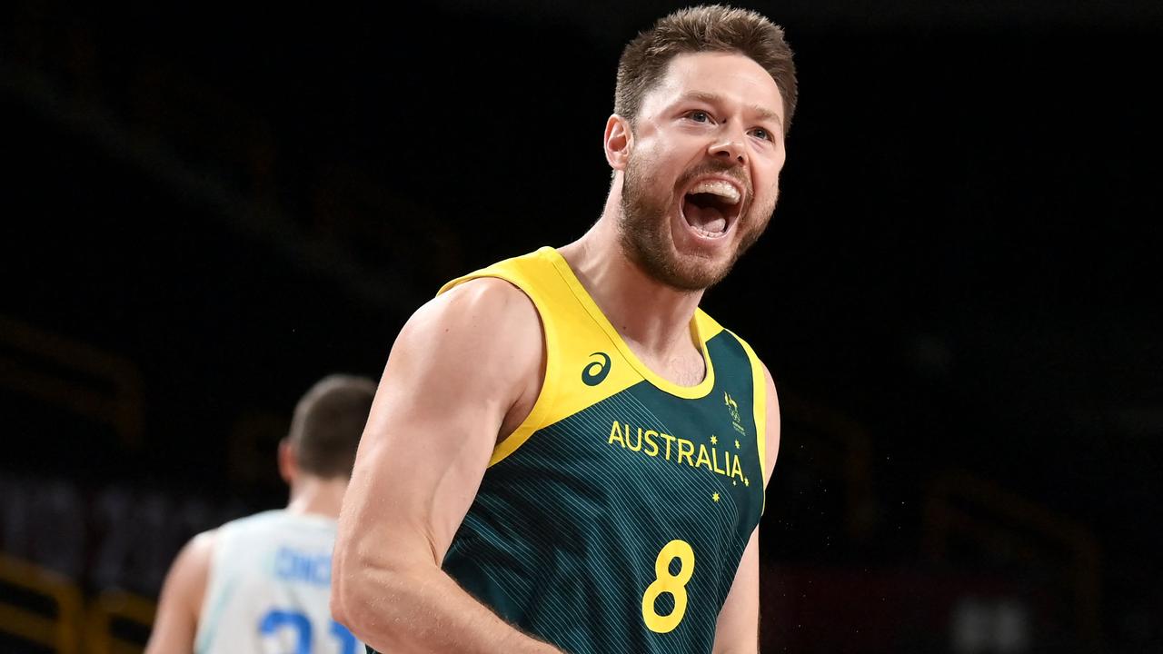 Matthew Dellavedova joins NBL side Melbourne United on three-year deal
