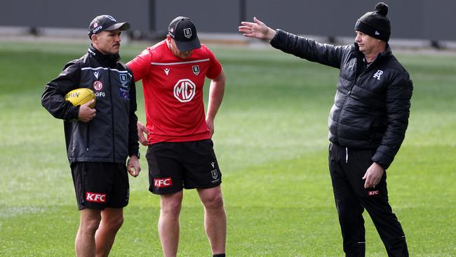 Brent Montgomery, Michael Voss and Ken Hinkley. (Photo by Daniel Kalisz/Getty Images)