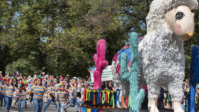 The Moomba Parade weaves its way through Kings Domain. Picture: AAP