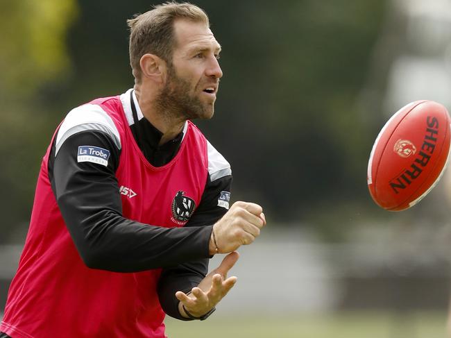 Former Collingwood star Travis Cloke fears a current day player could self-harm if they were continually being subjected to online abuse and threats.