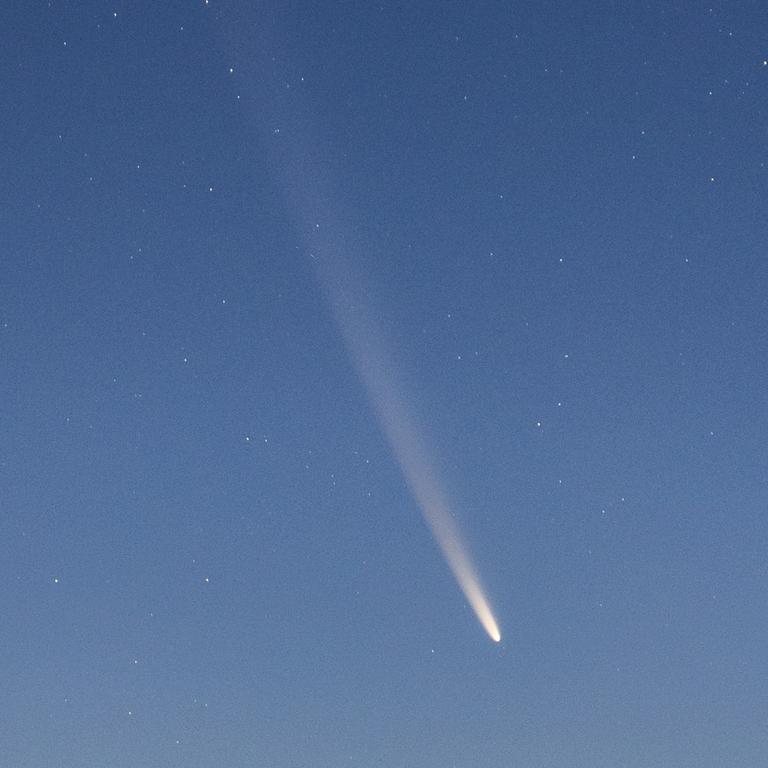 Astrophotographer Nicole Rix capture the C/2023 A3 Tsuchinshan- ATLAS comet rising close to Seal Island in Encounter Bay.