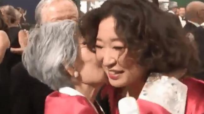 Her mum pulled her in for a kiss during a red carpet interview.