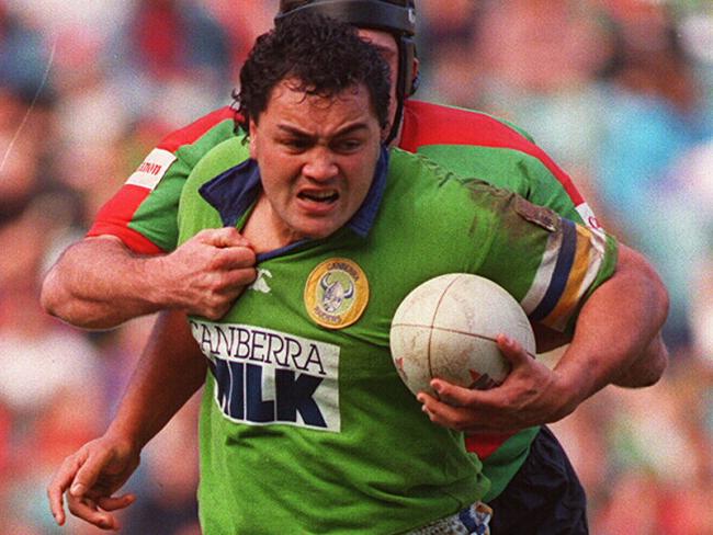 Tyrel Lomax’s father John takes the ball up for Canberra in July 1994.