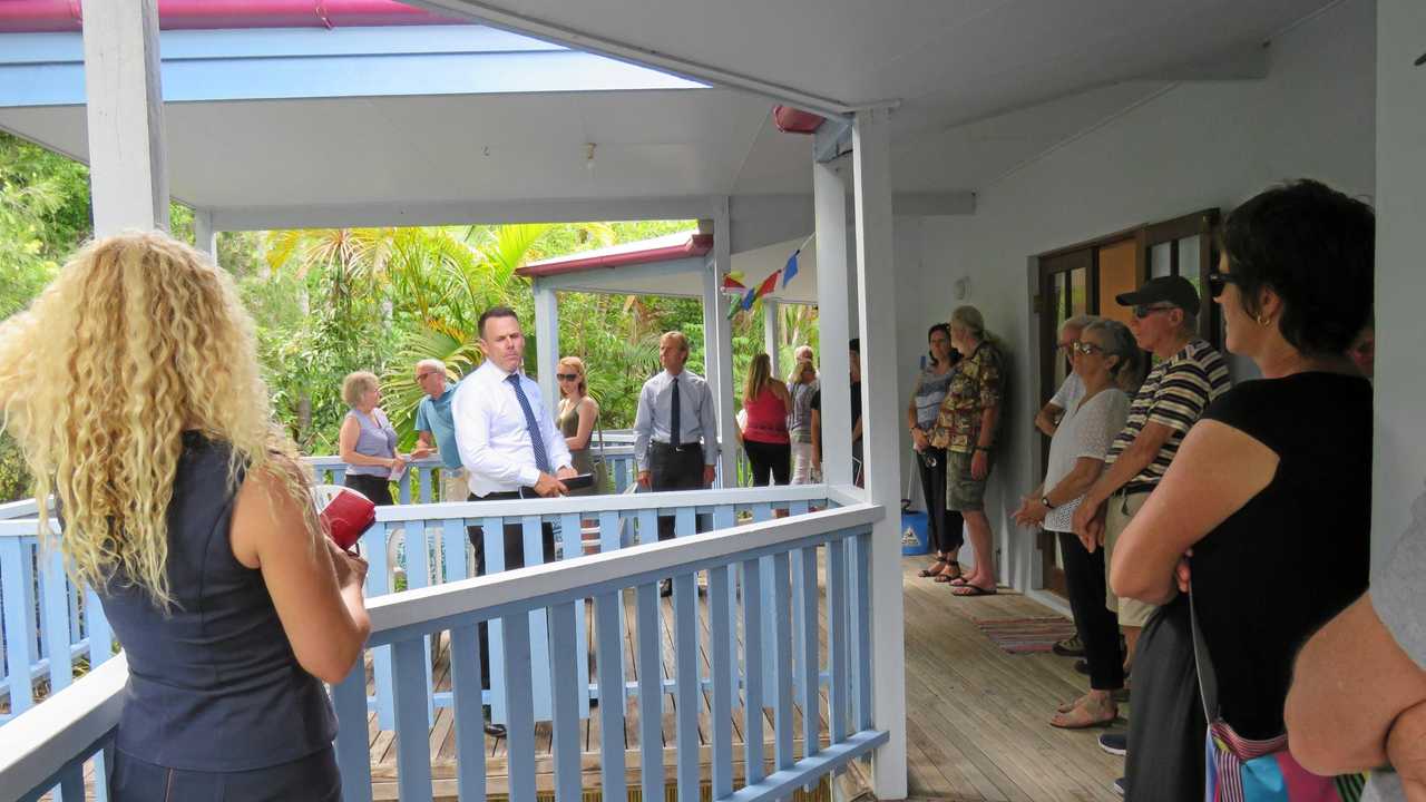 BIDDERS: A Doonan property at on-site auction as part of Tom Offermann Real Estate's weekend of auctions. Picture: Alan Lander