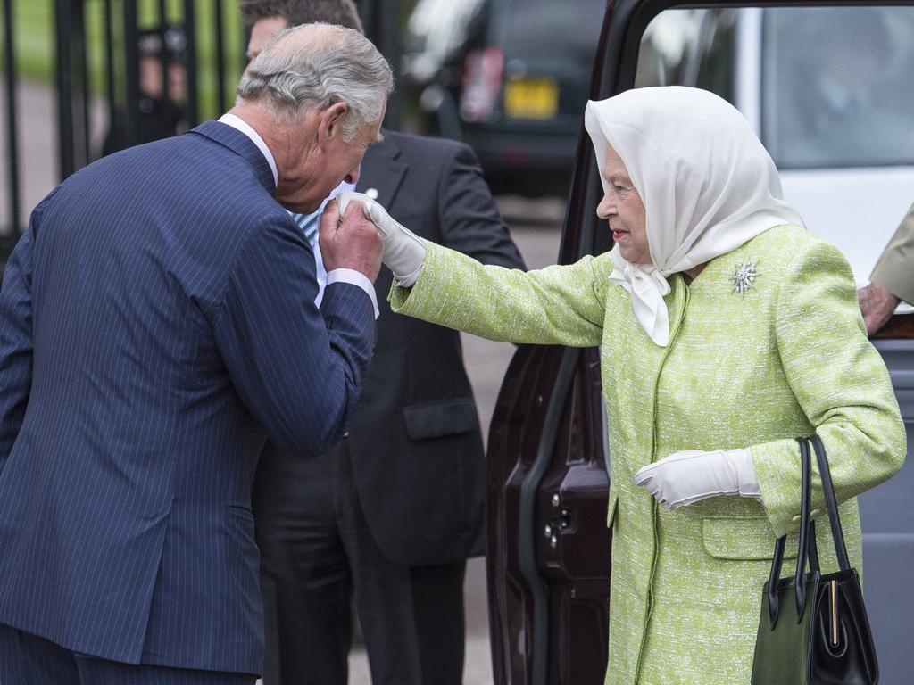 King Charles still resides at Clarence House, so we can expect wellwishers to congregate there, hoping for a glimpse of the monarch and maybe even a walkabout to mark his very first birthday as sovereign. (Photo by Arthur Edwards / POOL / AFP)