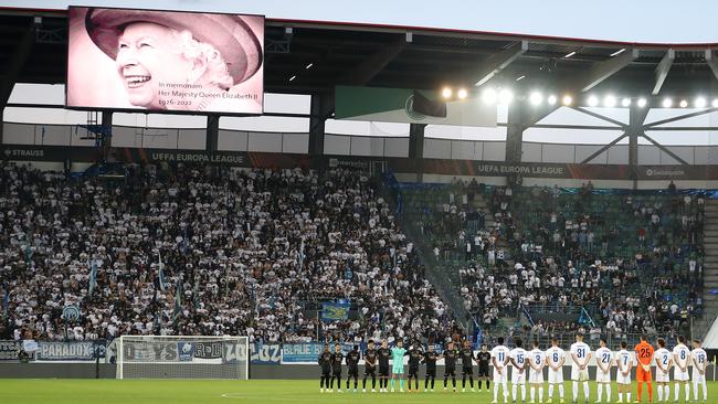 Arsenal paid tribute in Zurich. Photo by Christian Kaspar-Bartke/Getty Images