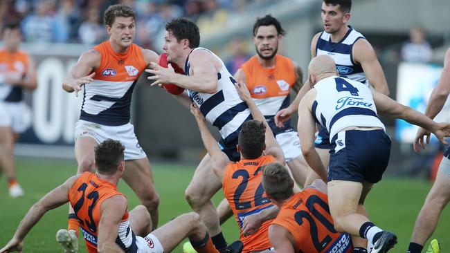 The AFL’s new rules have done little to ease congestion. Picture: Michael Klein.