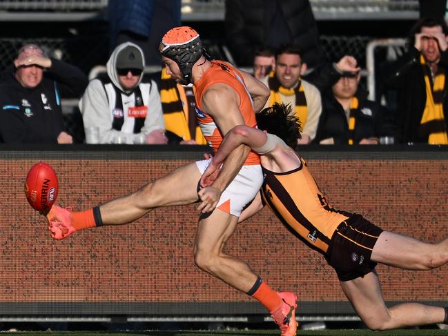 The Giants’ captain won’t be donning the headgear again that he had to pull on after a head cut last weekend. Picture: Steve Bell/Getty Images