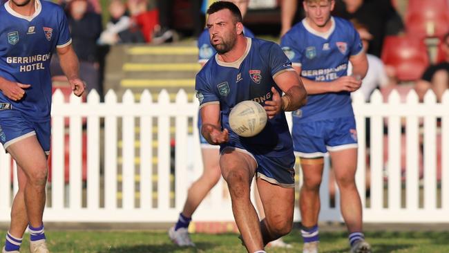 Nathan Ford passes the ball. Picture: Steve Montgomery/Ourfootyteam