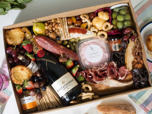 Melbourne Cup carnival racing hampersCo-Lab PantryPremium spring racing hamper