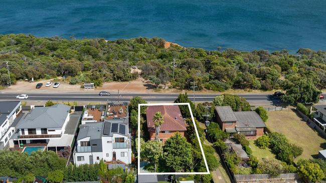 A four bedroom home at 633 Esplanade, Mornington, Victoria, is listed as a mortgagee sale with a $1.675m price guide.