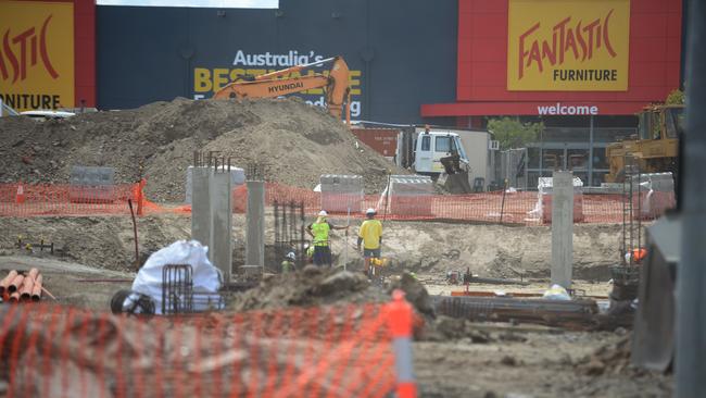 Construction of the new Aldi store on Gladstone Road.