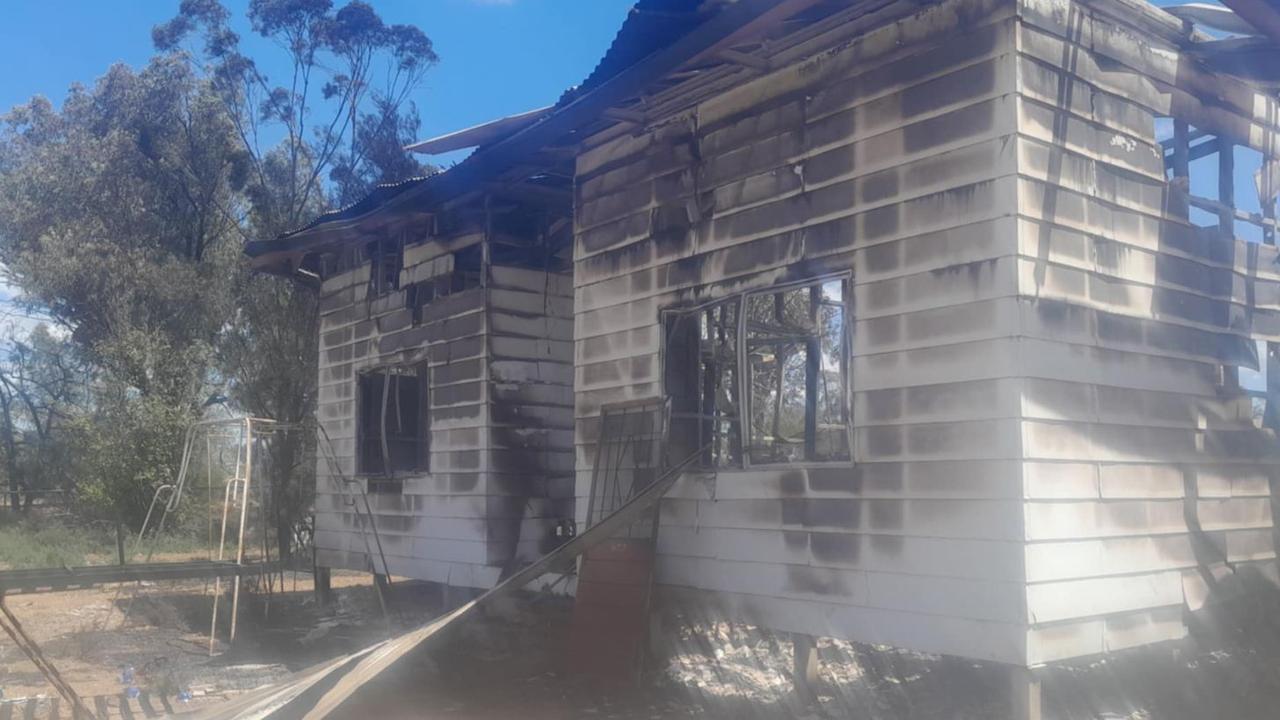 Walpeup rallies after family’s house gutted in fire