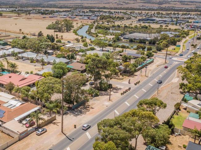 New road opens in bid to tackle Adelaide’s northern chaos