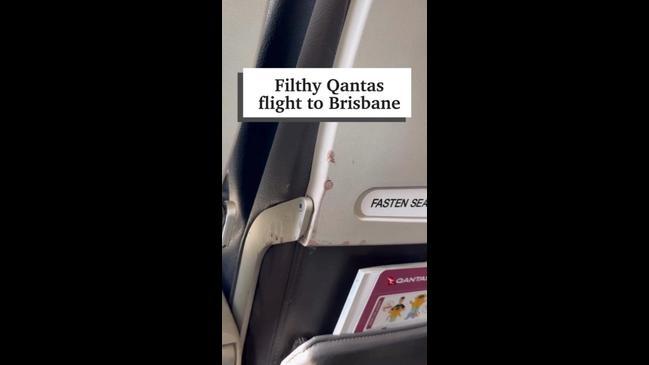 Reporter films filthy Qantas flight