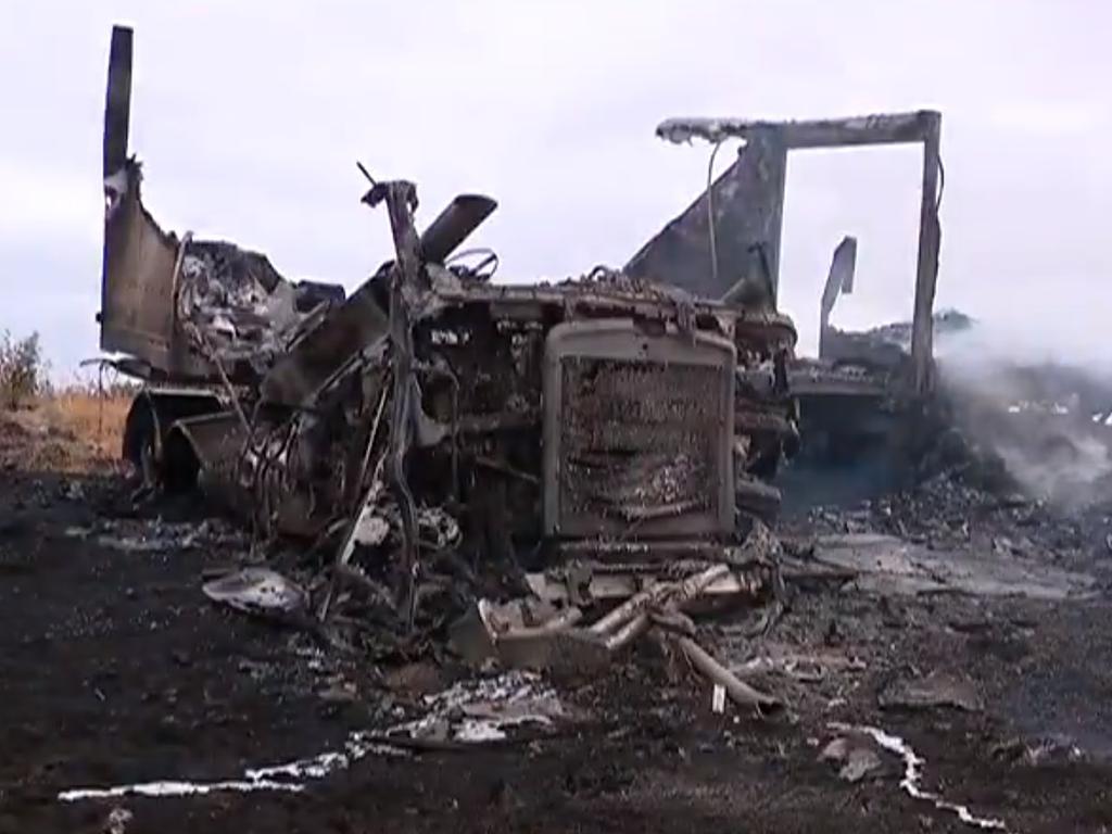 Target truck explodes into flames on the Federal Highway, Wollogorang ...